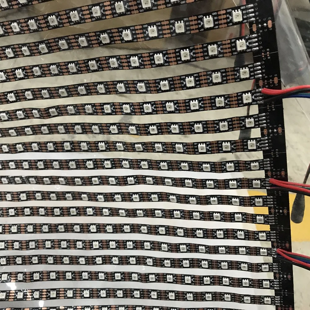Flexível do Diodo Emissor de Pixel; Luz do Painel Ws2813 Endereçável Rgb Full Color Entrada Dc5v; Preto Pcb; Não impermeável; 60 60leds e m 3 Módulos de LED