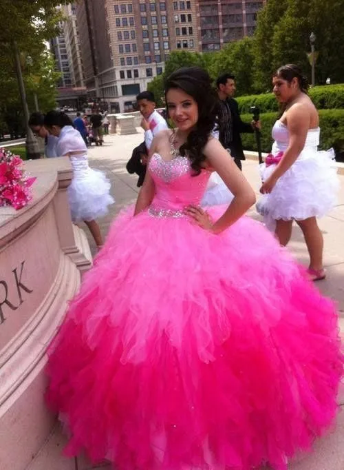 Прекрасный Милая Quinceanera Платья Милая Кристалл Органзы Плюс Размер Розовый Sweet 16 Платья Бальное платье Выпускного Вечера