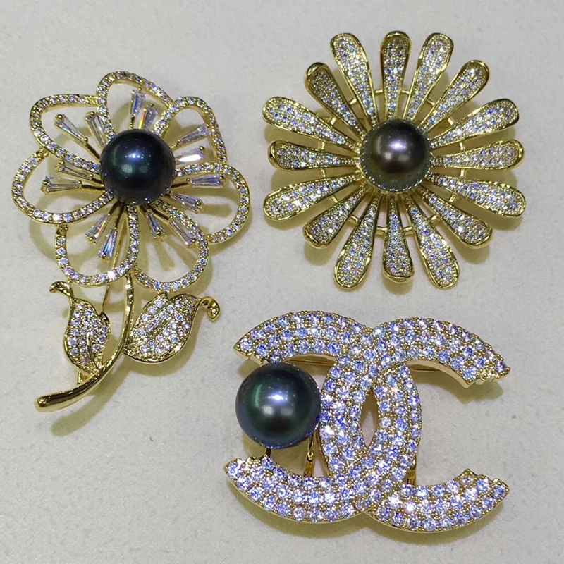 Brooch DEF