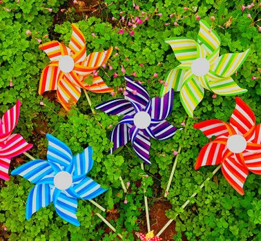 21CM hexagonal windmill colorful children's creative DIY article pvc plastic toy windmill windmill 1