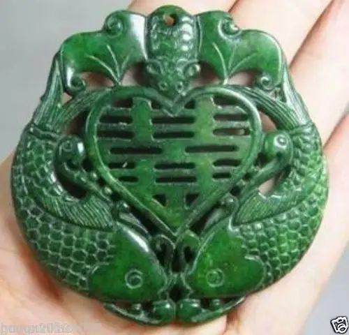 

CHINESE OLD HANDWORK CARVE GREEN JADEs FISH BAT PENDANT