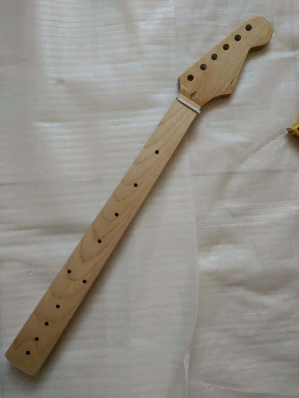 

Fretless 22 frets Maple Neck maple Fingerboard for ST style Electric Guitar neck