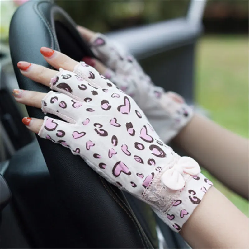 Полупальцевые кружевные солнцезащитные перчатки из чистого хлопка женские летние Нескользящие полупальцевые женские перчатки для вождения без пальцев FS23 - Цвет: light pink