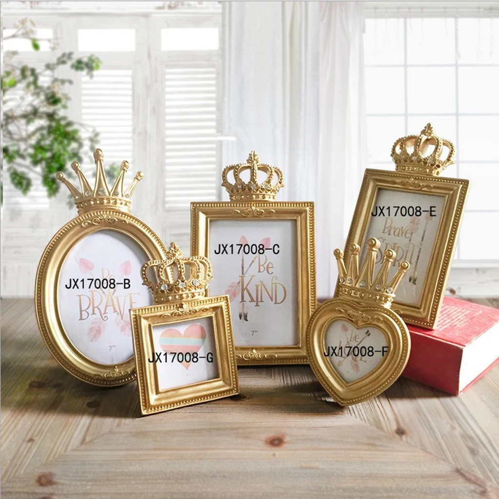 

Gold Crown Resin Picture Photo Frame Baroque Luxury Style Tabletop Frame with Stand for Home Décor Wedding Party Supplies