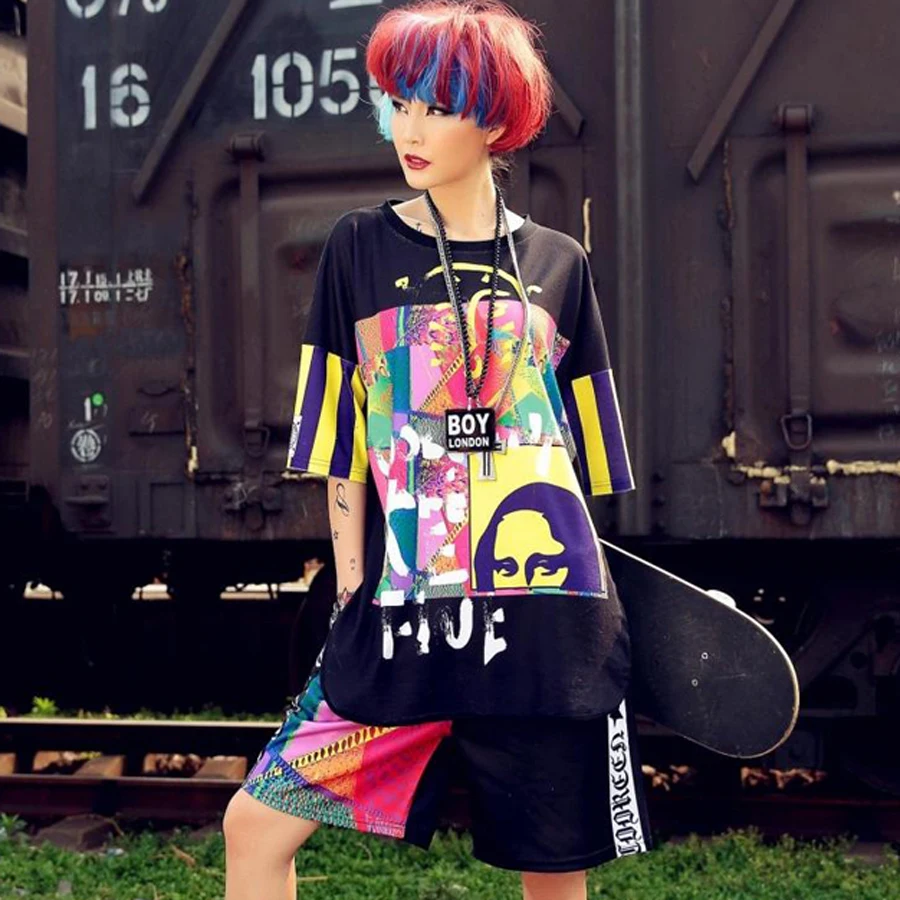 

2019 Short Tracksuit for Women Summer Two Piece Set Harajuku Graffiti O Neck Crop Top Shorts 2 Piece Set Women's Suit Black Sets