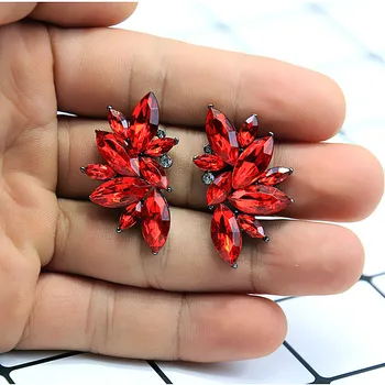 

New Women's Fashion Crystal Earrings Rhinestone RED / Pink Glass Black Resin Sweet Metal Leaf Ear Earrings For Girl A30