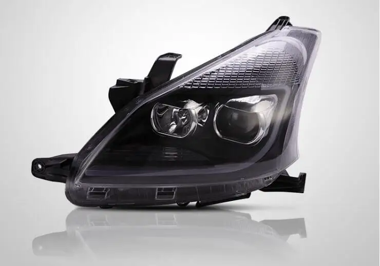 2pcs Car Headlight Assembly For TOYOTA AVANZA 2012~2015 Tuning