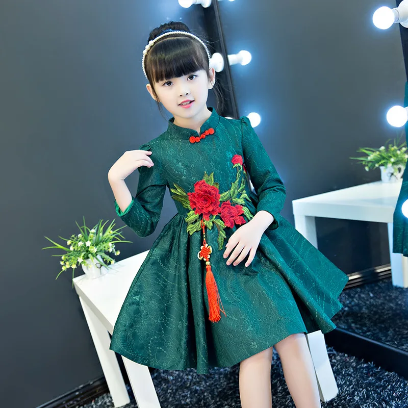 

Children Cheongsam Green Chinese Style Long Sleeve New Year Girls Flower Embroidery Dresses Thick Winter Warm Dress 2-8Y Qipao