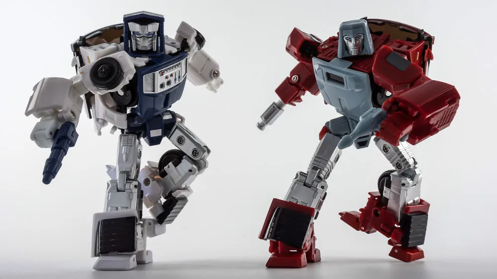 

TF X-TRANSBOTS MM-VI BOOST AND MM-VII HATCH (TOY VERSION),In stock!