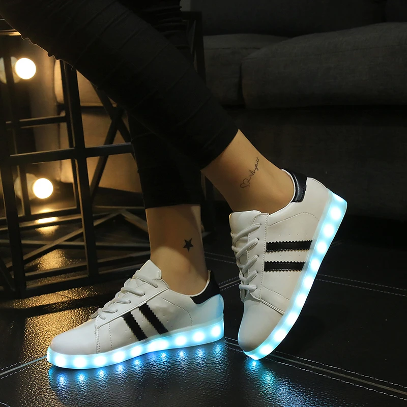 Chaussure Lumineuse Femme panier Led Usb Femme Chaussures qui se ... Chaussure Lumineuse Femme panier Led Usb Femme Chaussures qui se ...