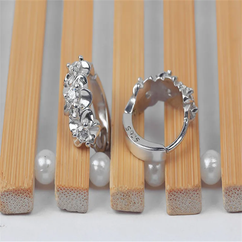 QCOOLJLY серебряный цвет серьги-кольца цветок сливы высокое качество женские модные ювелирные изделия серьги цена