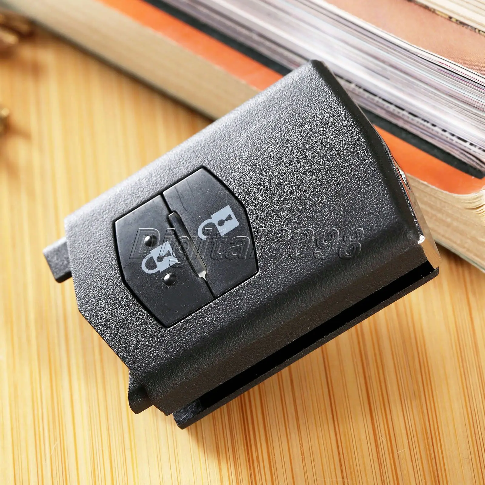 

Yetaha 1Pc Replacement 2 Button Key Shell Case Part Flip Folding with Uncut Blade Remote Key Case for MAZDA 3 5 6 Car Auto Parts