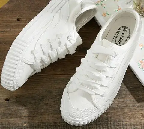 

2018 new canvas women's shoes casual white shoes with the same