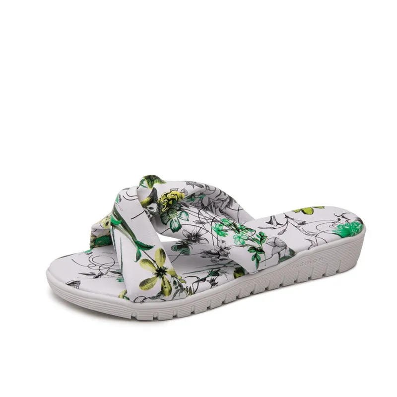 

2017 elegant fashion new Chinese wind flat sandals Three colors optional Chinese wind casual shoes.WCF-837