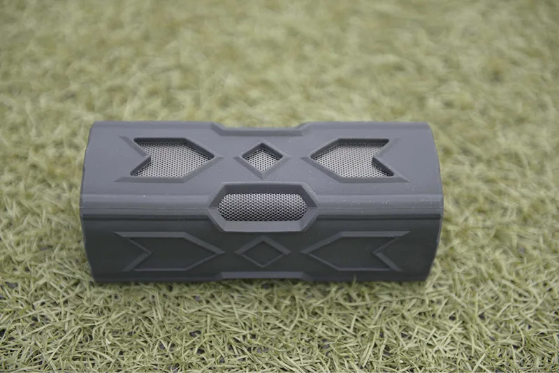 RACAHOO New Portable Bluetooth Speaker Waterproof Wireless Ourdoor Sports Loundspeaker Soundbar Built in Power Bank Support NFC11