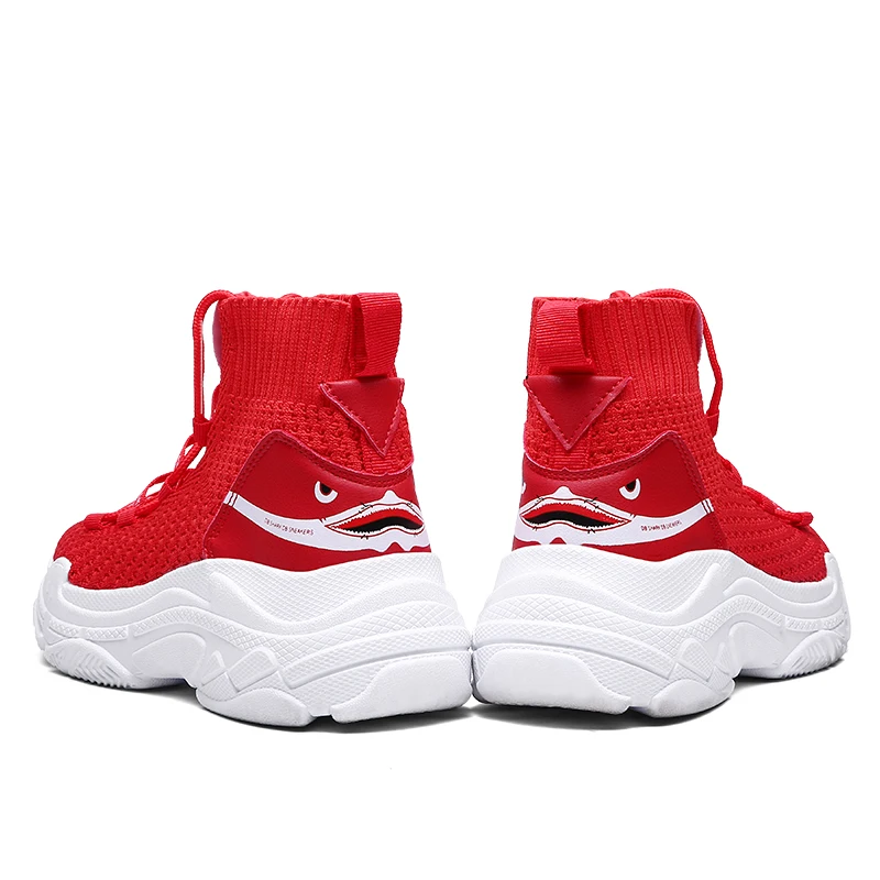 chaussures requin