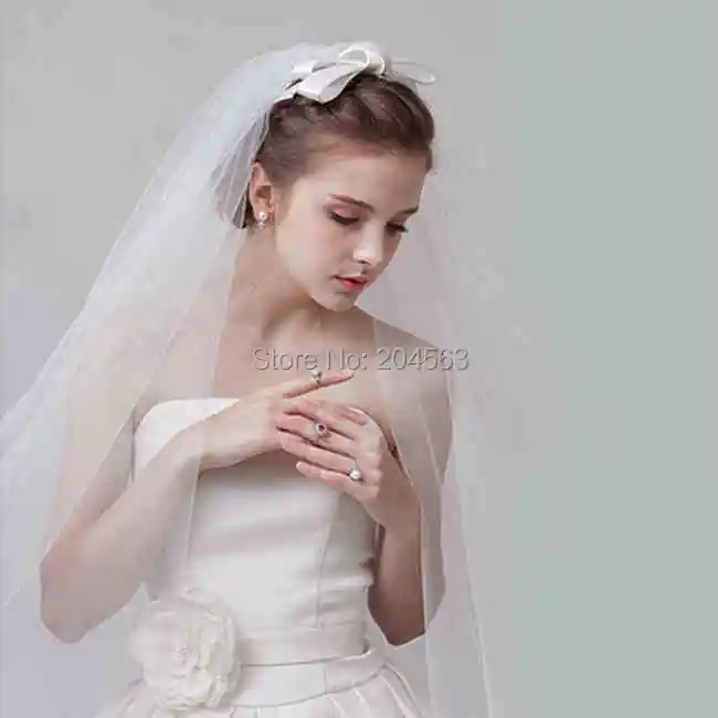

White Two-Layer Wedding Bridal Veils Tulle Veil for Bride with Comb and Bow