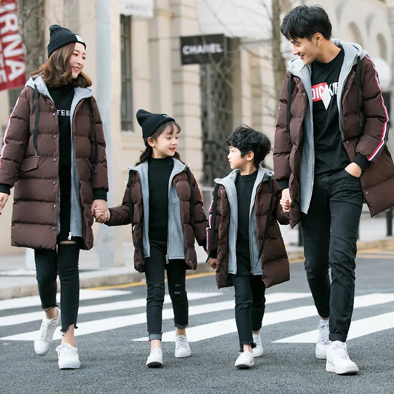 Пуховые пальто для мамы и дочки; одинаковые комплекты одежды для всей семьи; одежда для мамы и ребенка; куртка для старшего брата, папы и сына