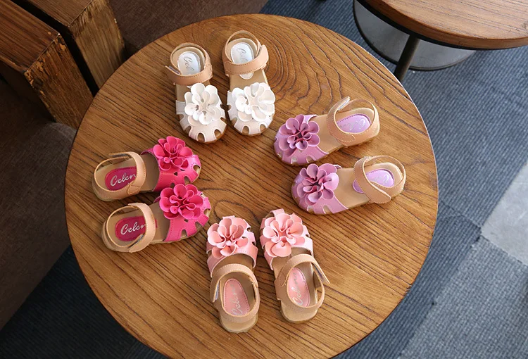 Сандалии для маленьких девочек; детская обувь на плоской подошве с цветочным узором; B03011; Цвет фиолетовый, красный, розовый; кожаные сандалии; Chaussure Fille; пляжные сандалии