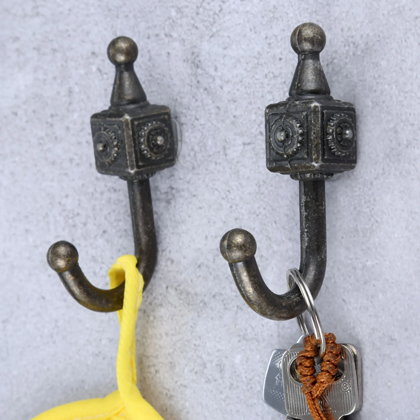 

Antique Hooks Small Wall Hanger Buckle Horn Lock Clasp Hook Hasp Latch For Wooden Box Furniture Hardware