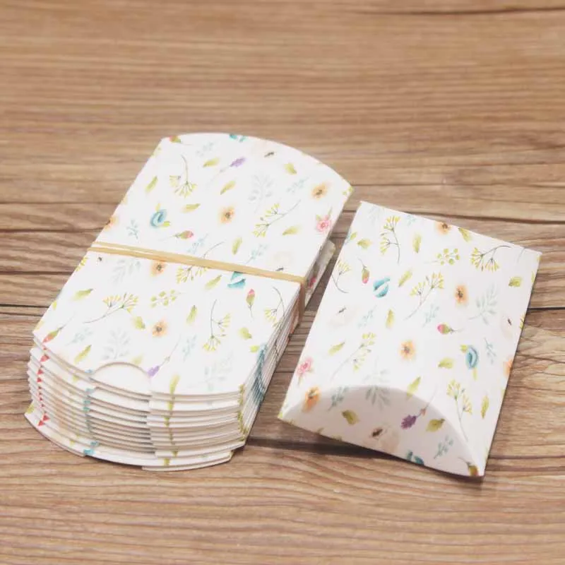 10/20/50pcs white / Kraft Paper Box Pillow  Gift Box Wedding Favor Gift Boxes For Home Baby Shower Kids Birthday Party
