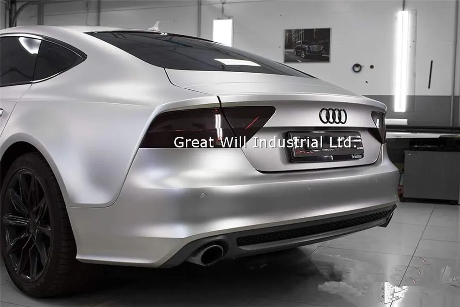 Серебристая атласная хромированная виниловая пленка автомобильная обмотка