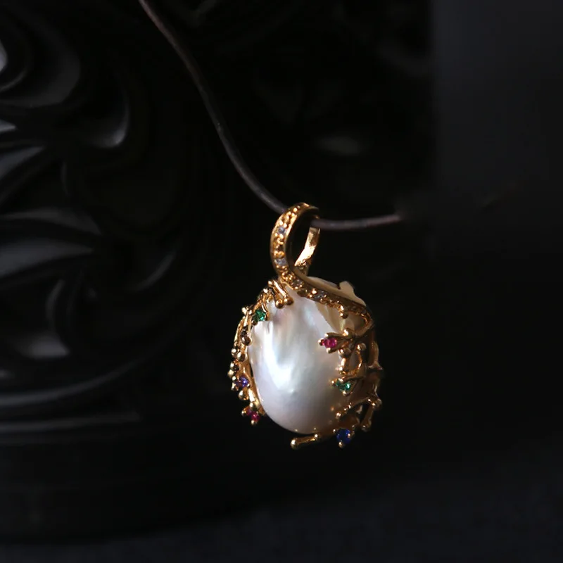 

Natural Shaped Pearl Silver Plated Natural Stone Handmade Pendant