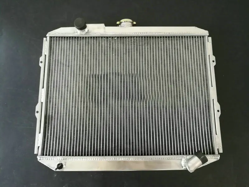 Алюминиевый радиатор+ вентиляторы для Mitsubishi Pajero/Montero NA, NB, NC, ND, NE, NG L04-G/L041G-L049G NS, NT, NW V12V-V98W MT - Цвет: Radiator Only