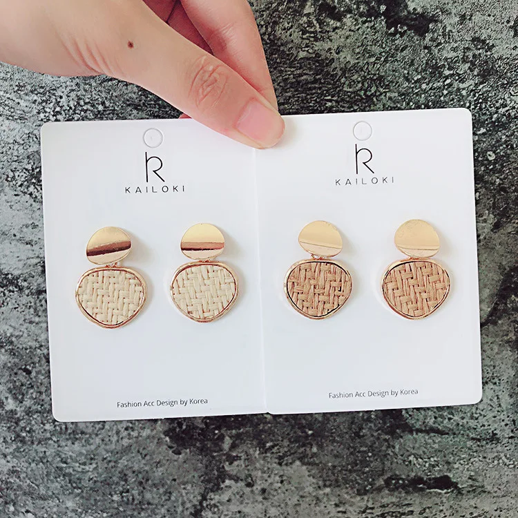 AOMU Fashion Metal Wafer Handmade Round Circle Shape Rattan Straw Weave Long Drop Earrings For Women Dangle Pendientes Holiday
