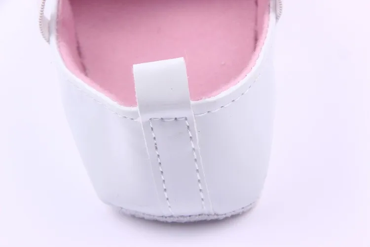 Розничная продажа 2015 Kawaii детская обувь первые Ходунки для детей тонкие туфли принцессы с бабочками для девочек теннисные туфли узел