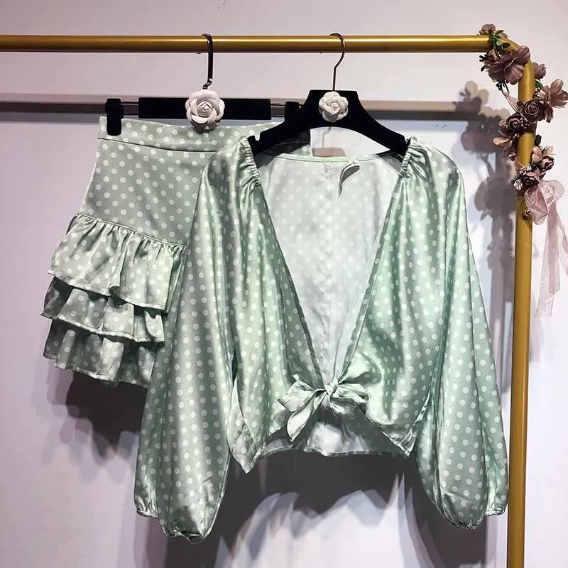 

Summer 2019 Retro Girl Printed Lace Short Top + High-waist Half-length Skirt Two-piece Suit