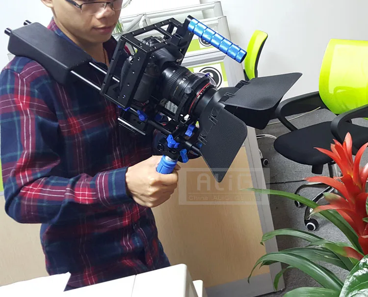 Prix pour 5D2 5 DIII 5D4 80D 70D 6D DSLR Rig Épaule stand + Caméra de poche cas + Lens hood + Follow focus ceinture Photo Studio Accessoires Prix pour 5D2 5 DIII 5D4 80D 70D 6D DSLR Rig Épaule stand + Caméra de poche cas + Lens hood + Follow focus ceinture Photo Studio Accessoires