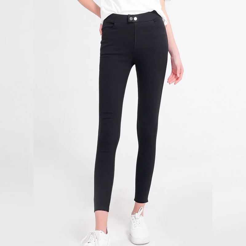 

Ms. wearing a rich section in spring and summer. High-elastic button mid-rise leggings. Pocket plus high-grade magic pants.