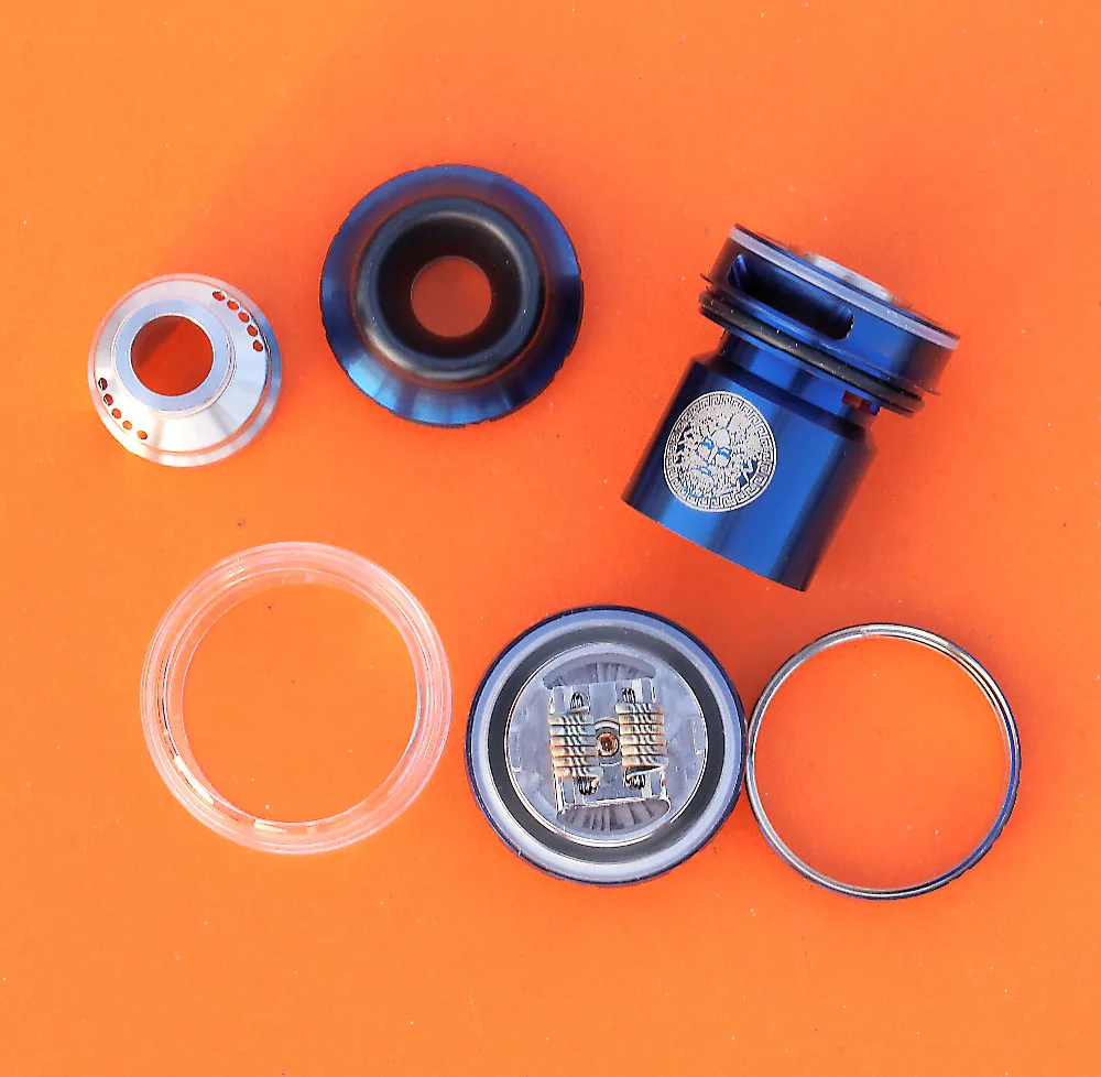 New Geekvape Zeus X 4.5ML Atomizer designed for RTA enthusiasts top airflow and top-to-side airflow leakproof condition New Geekvape Zeus X 4.5ML Atomizer designed for RTA enthusiasts top airflow and top-to-side airflow leakproof condition
