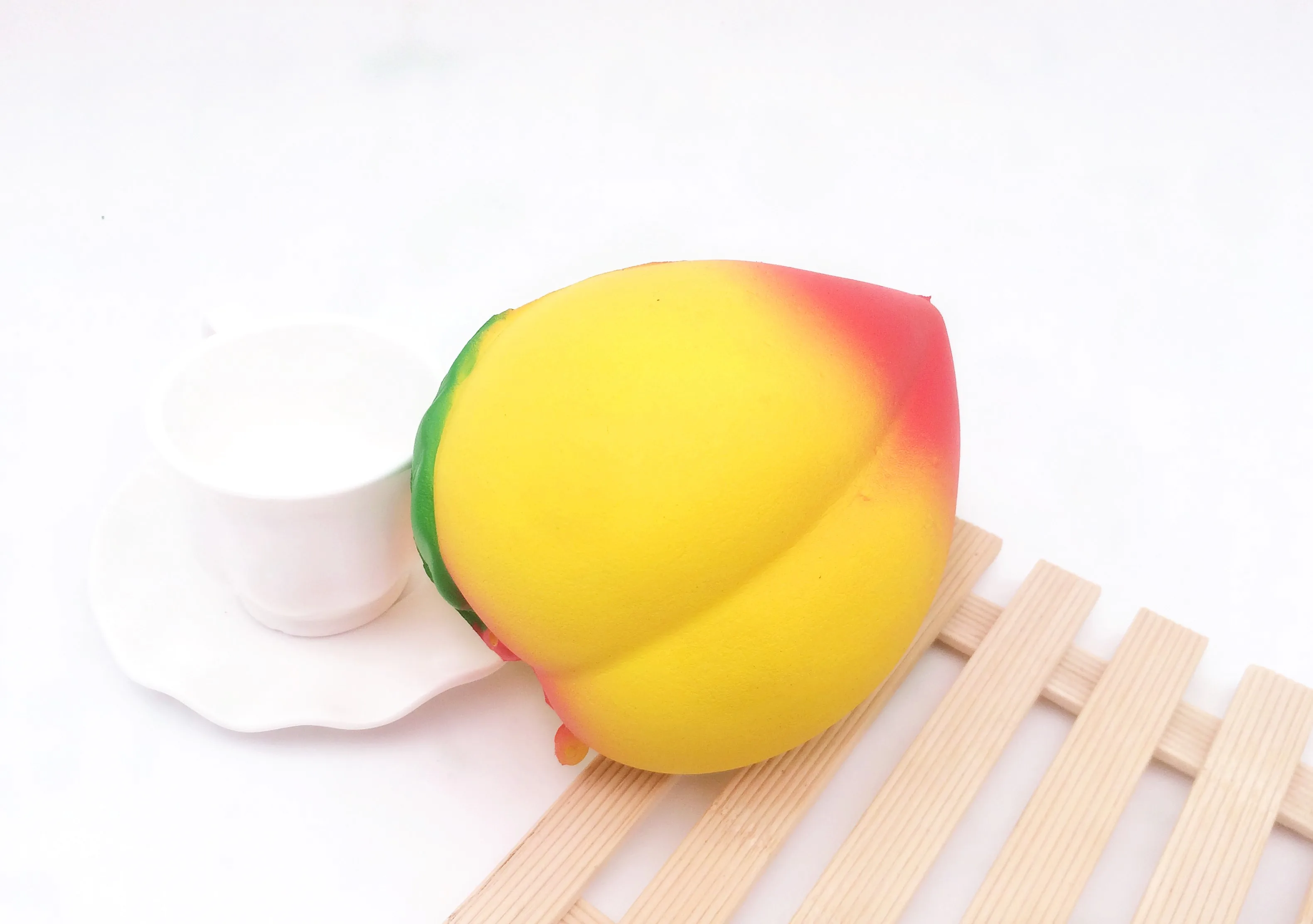

Realistic Fruit Squishy Series Decompression Toys Soft Fruit Squishy Slow Rebound Cartoon Mini Pu Foam Compression Toys - NNL142