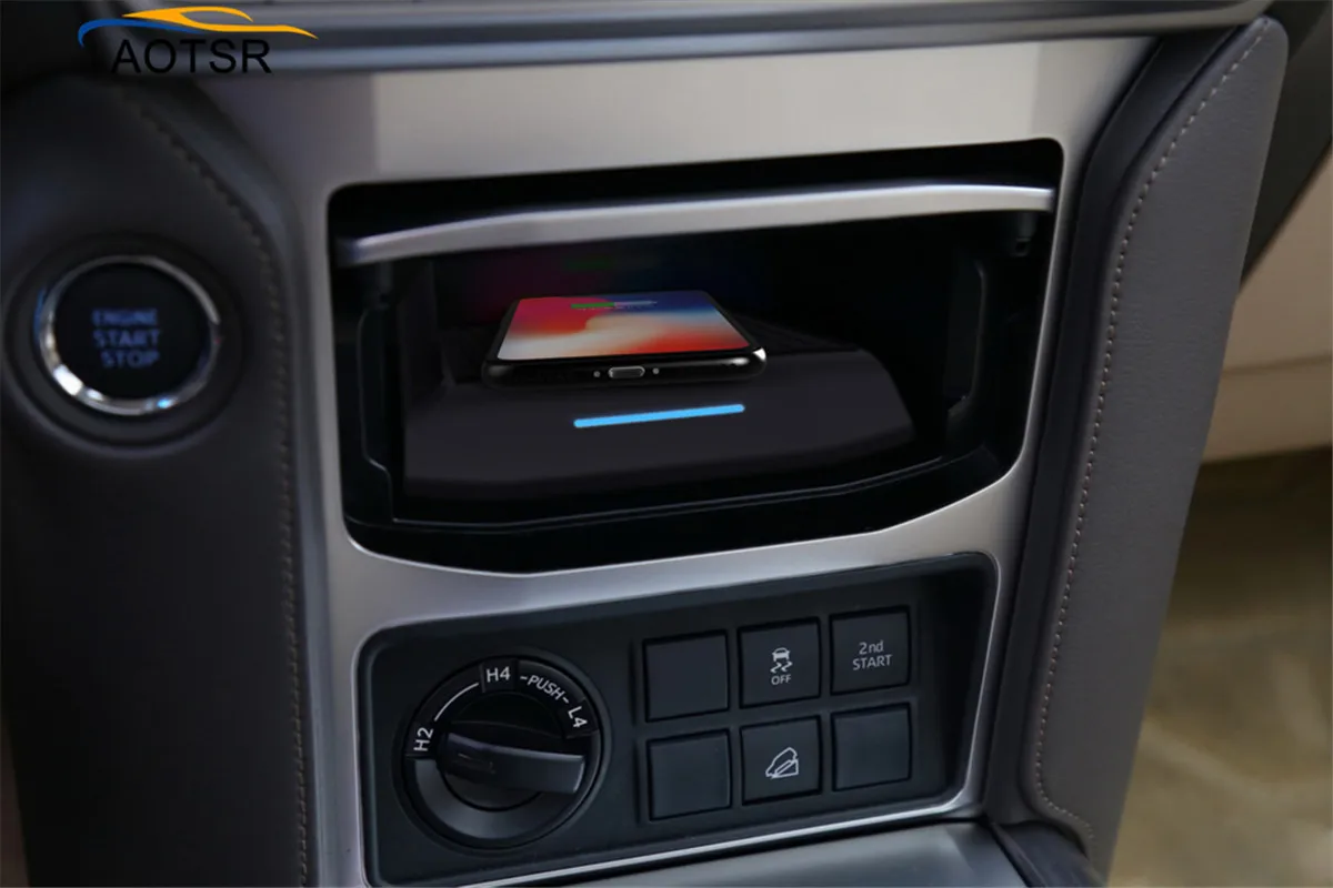 

QI special car wireleess charger for Toyota Prado 2018 Intelligent Infrared Fast Wireless Charging Car Phone Holder for iphone