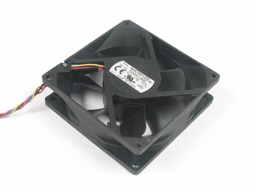 

Охлаждающий вентилятор для сервера Delta Electronics AUC0812D 1WH1-A00 DC 12 В 0,70 а 80x80x25 мм