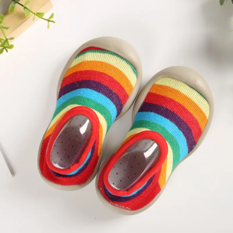 rainbow Обувь для малышей; детская обувь с мягкой подошвой; вязаные детские ботиночки из резинового пластика; обувь для маленьких мальчиков и девочек; нескользящая обувь для первого шага - Цвет: rainbow