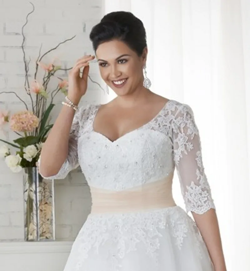 Tea Length Plus Size Wedding Dress With Half Sleeves Appliques