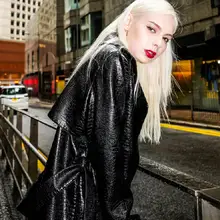 Новейшая куртка из искусственной кожи, ветровка для женщин, зимняя Новинка, имитация крокодила, узкая, тонкая, длинная, кожаная верхняя одежда, пальто L1283