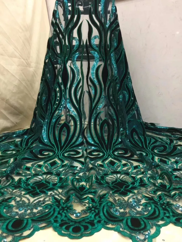 

2019 Latest Style Green High Quality African Velvet Lace Fabric With Sequins Nigerian Lace Fabrics For Wedding Party