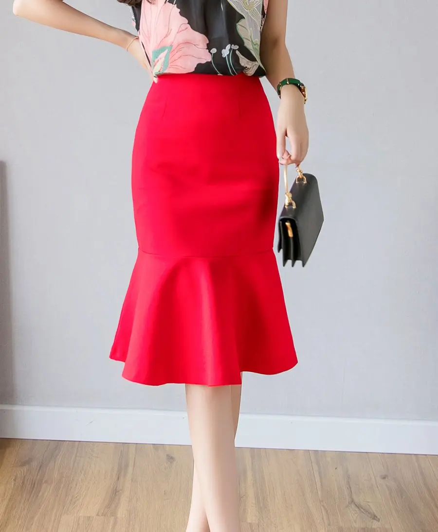 Model side view of skirt