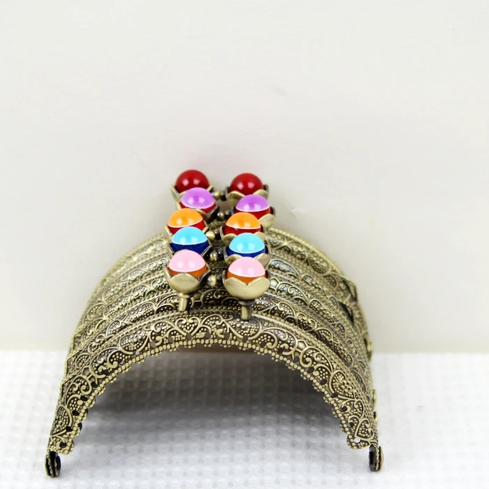

8.5CM Bronze Embossing Metal Purse Frame Bright Beads Head Kiss Clasp Coin Purse Metal Frames Cluth DIY Sewing Bag Accessories