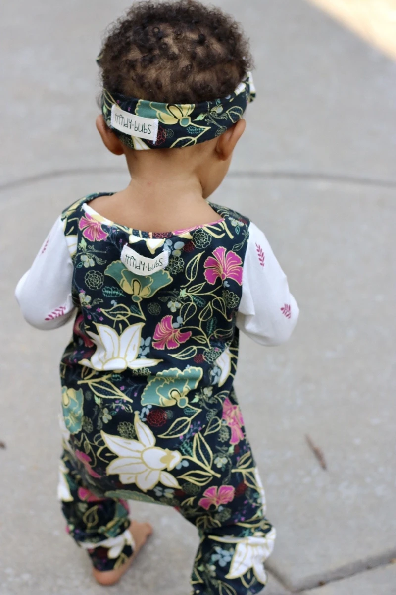 floral_romper_back_standing