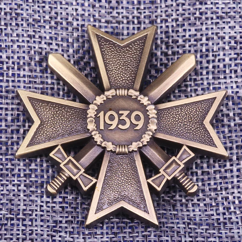 

German cross enamel pin 1939 sword brooch retro bronze metal badge WW II Deutschland jewelry men coat shirt accessory
