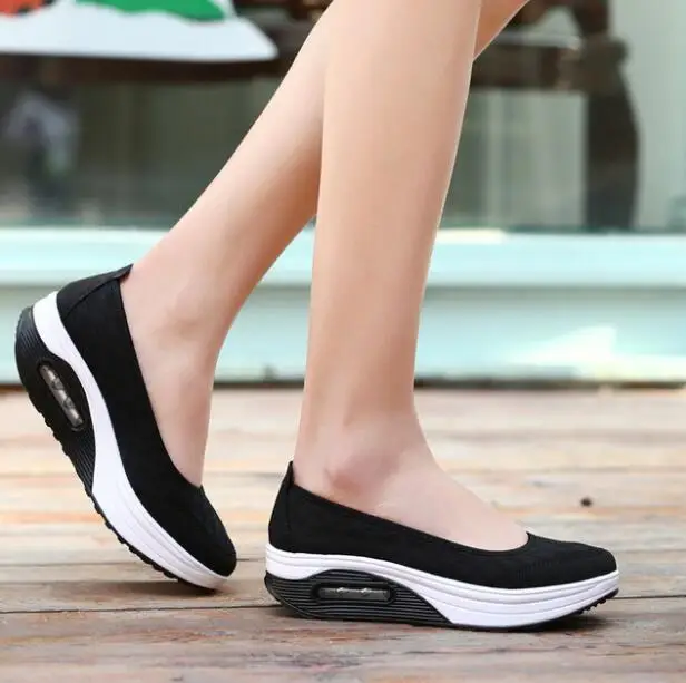 Весенняя женская обувь на плоской подошве; сандалии; новые летние сандалии на платформе; туфли на плоской подошве; дышащие удобные туфли для женщин; большие размеры 35-42* 165