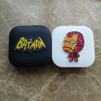 Ceny LIUSVENTINA 2018 Gorąca Sprzedaż Handmade DIY Akrylowe śliczne Batman Iron Man Skontaktuj Się Z Etui Na Obiektyw Z Lustrzanym Pudełkiem Pojemnik Na Soczewki Kolorowe