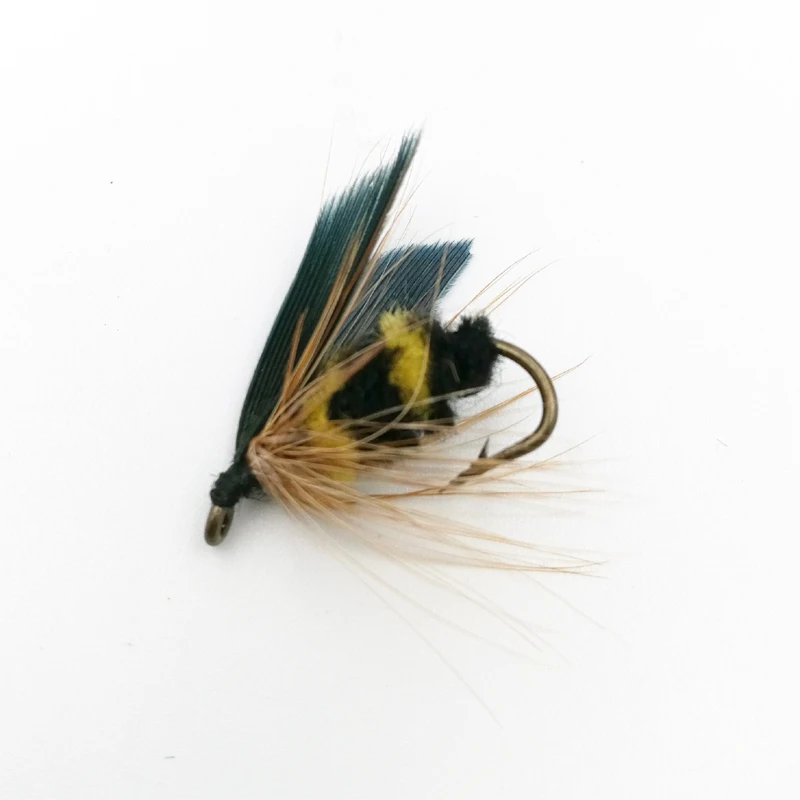 5PCSLot Yellow & Black Bee Lure Fly Fishing Dry Flies Bumblebee Fake Bait for Trout Bass Bluegill Dry Fly Angling Size 10