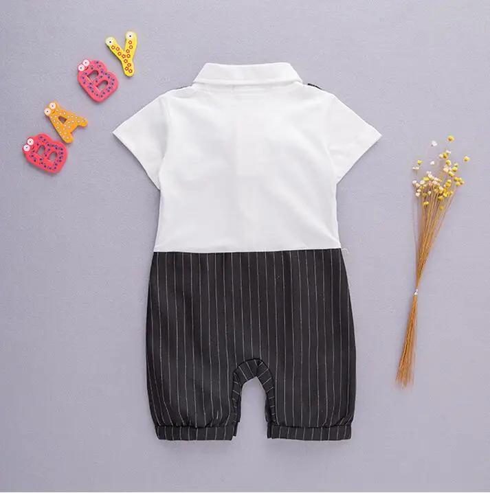Одежда для новорожденных малышей Джентльмен Стиль Костюмы детские летние шорты-рукавами Обувь для мальчиков смокинг Черный, серый цвет галстук-бабочка комбинезон в полоску
