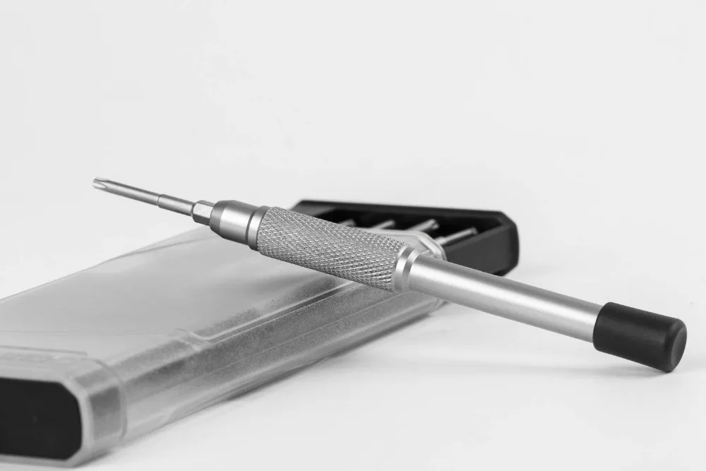 Nanch Mini Screwdriver Set,16 in 1 Magnetic Screw Driver Kit for iPhone Tablets Macbook Pro